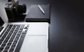 nba现场免费直播在线观看 正在视频直播NBA常规赛-湖人vs勇士 书豪对萌神